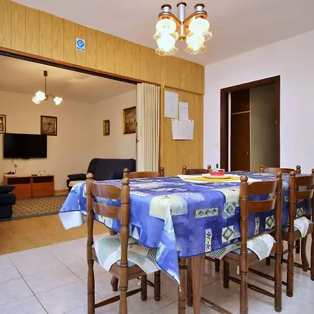 Guest house Andela J